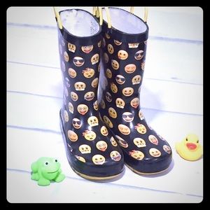 💰final price💰Child Emoji Rain boots Size 11/12